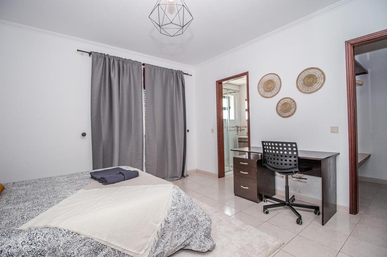 Charming Private Rooms In An Apartment A2 Penha - 파로 외부 사진